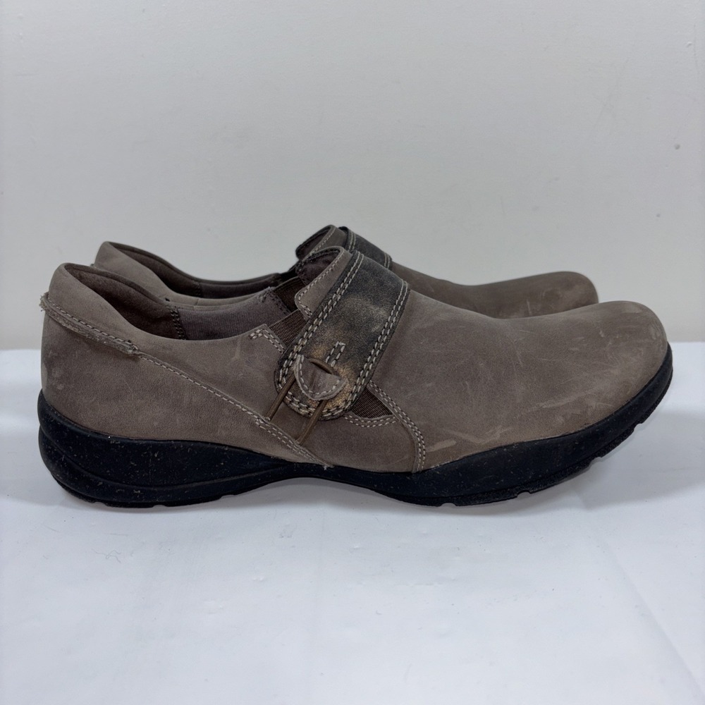 Clarks Roseville Dot Womens 9.5N Taupe Leather Casual Slip-On Comfort Loafer
